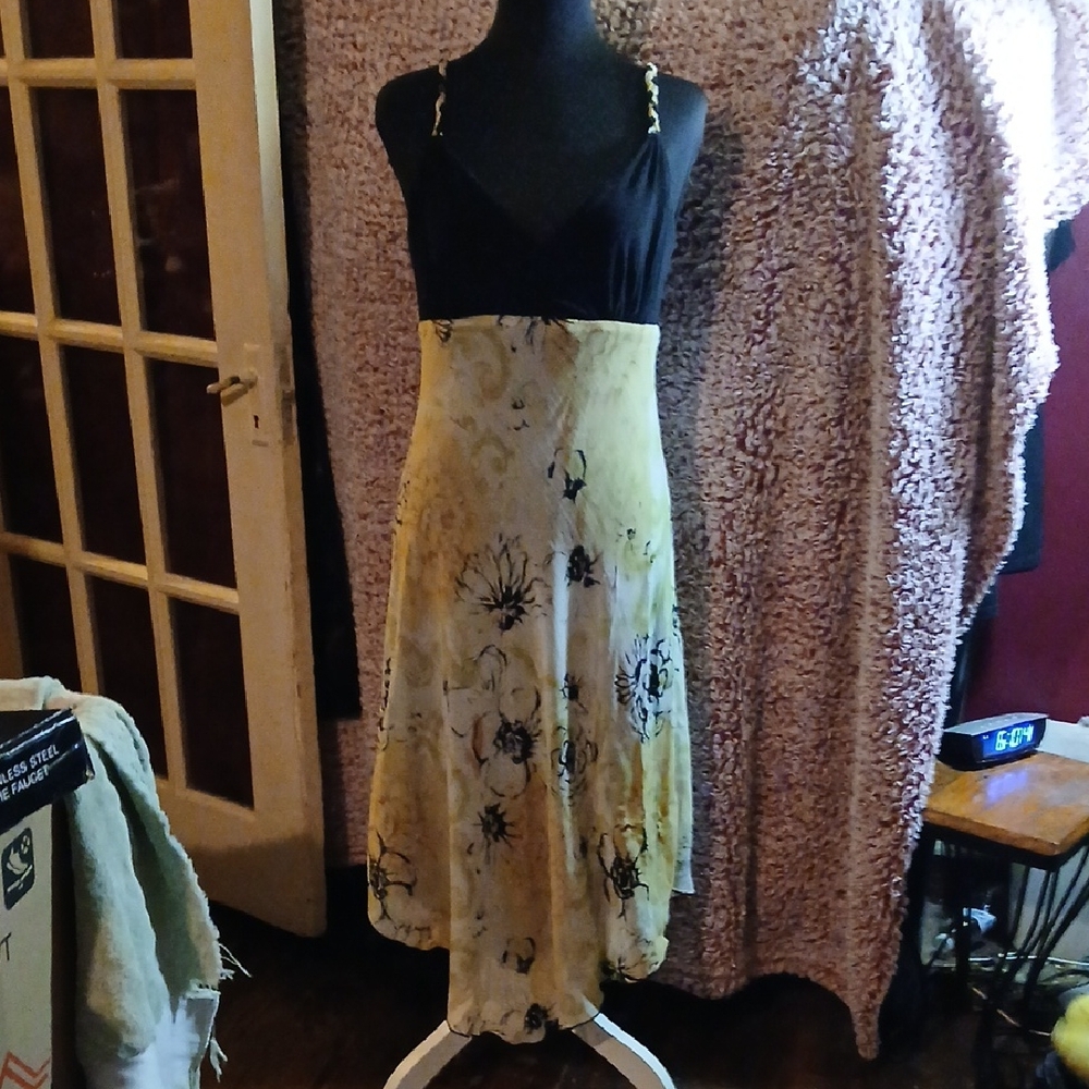 Scarlett High-Low Skirt in Floral Yellow